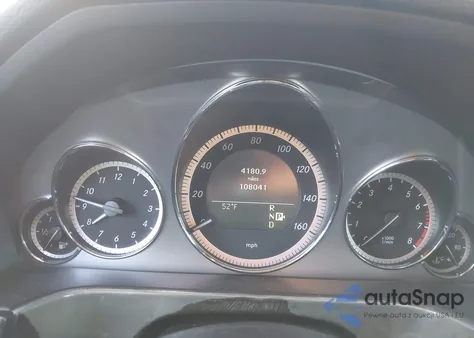 2010 Mercedes-Benz E 350 z USA, uszkodzony, nr VIN WDDHF5GB1AA077774